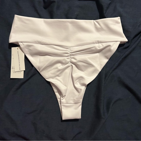 Londre Banded Scrunch Bottom - Picture 4 of 5